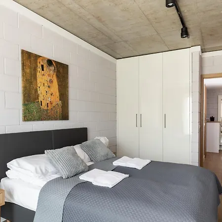 River Side Nr 7 *